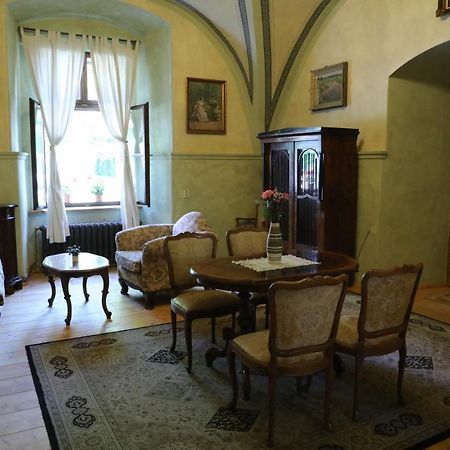 Nepomuk Historicke Apartmany Zelenohorska Posta מראה חיצוני תמונה