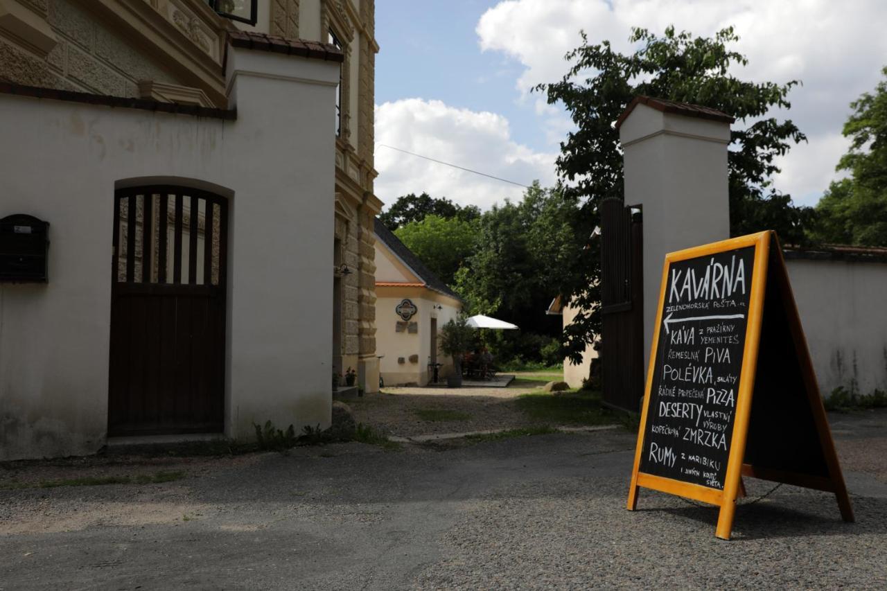 Nepomuk Historicke Apartmany Zelenohorska Posta מראה חיצוני תמונה